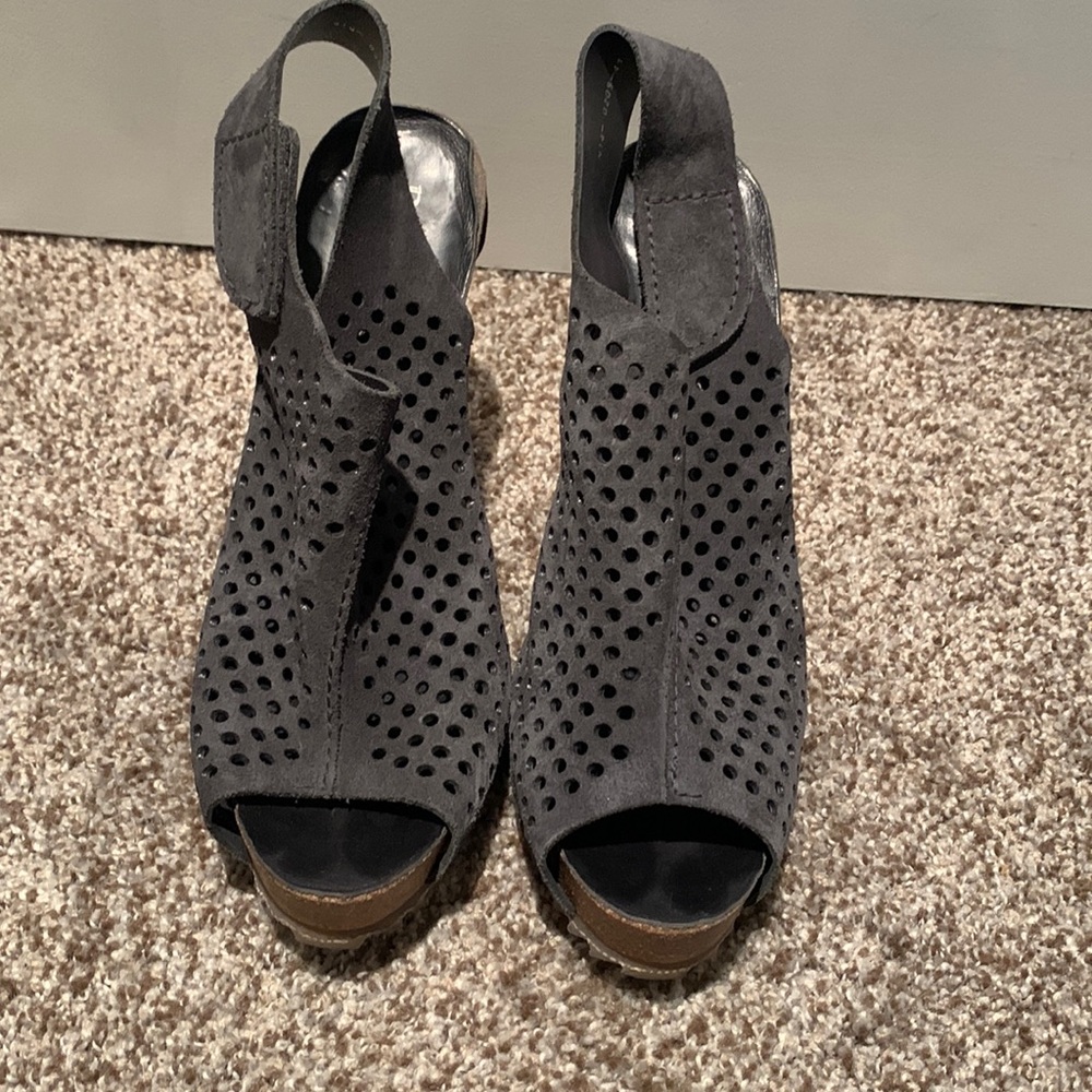 PEDRO GARCIA CHARCOAL GREY PERFORATED SANDAL SIZE 41